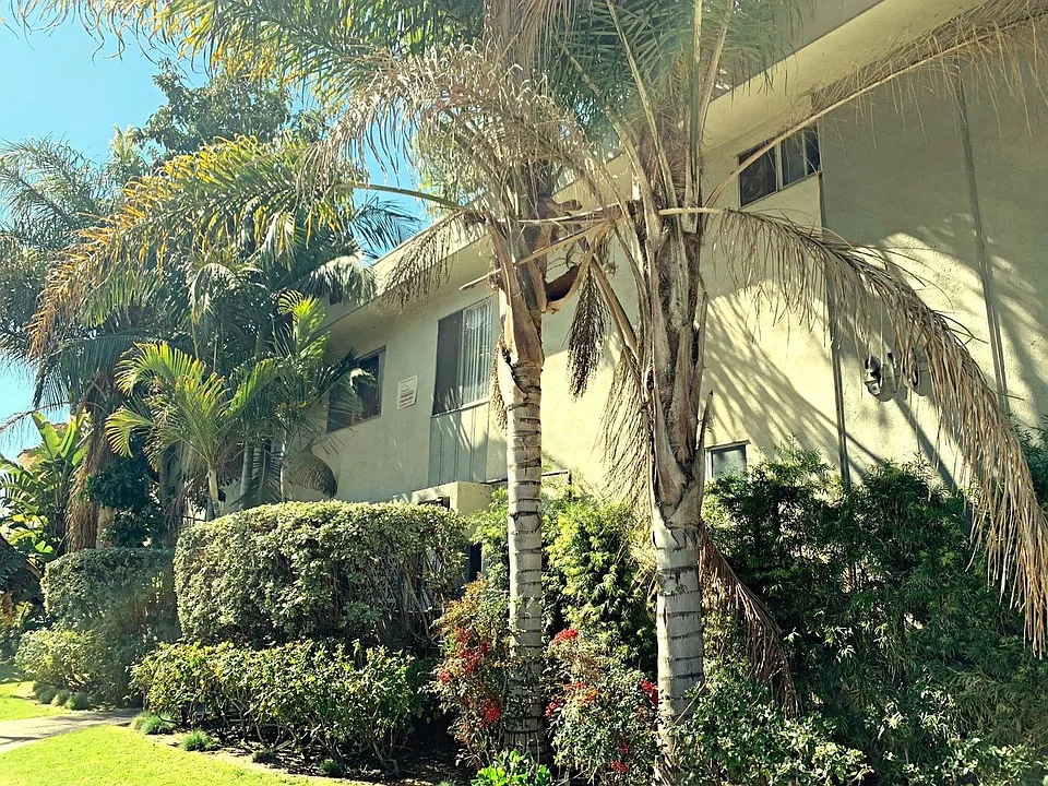 3105 S Durango Ave