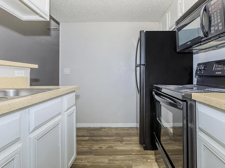 Lincoln Glens Apartments — Photo 47