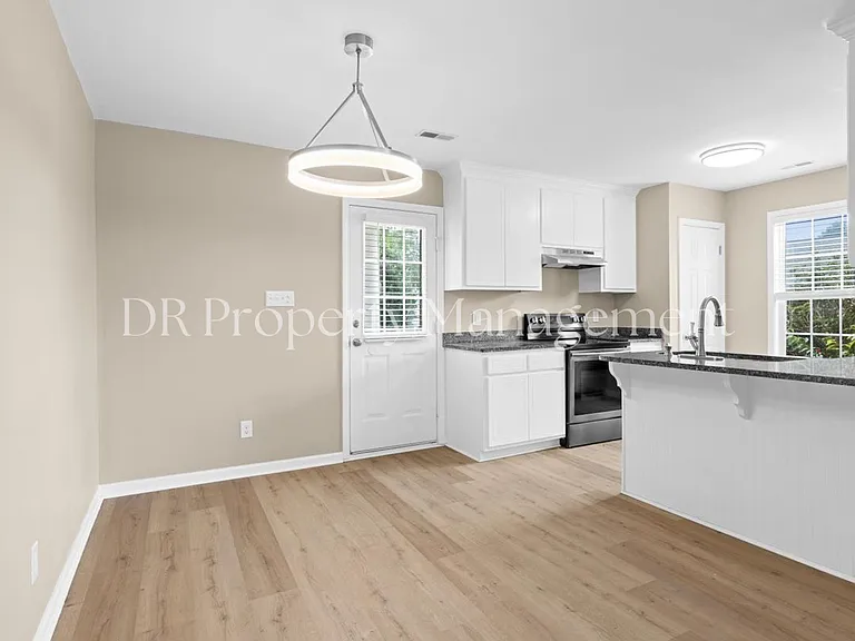 4708 Periwinkle Pl — Photo 7