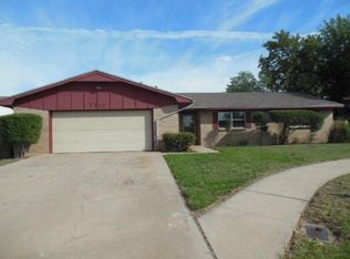 2315 NW Nottingham Rd, Lawton, OK 73505