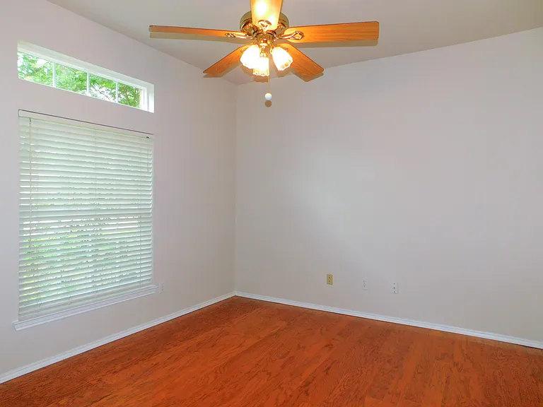 7917 Seven Oaks Ln — Photo 9