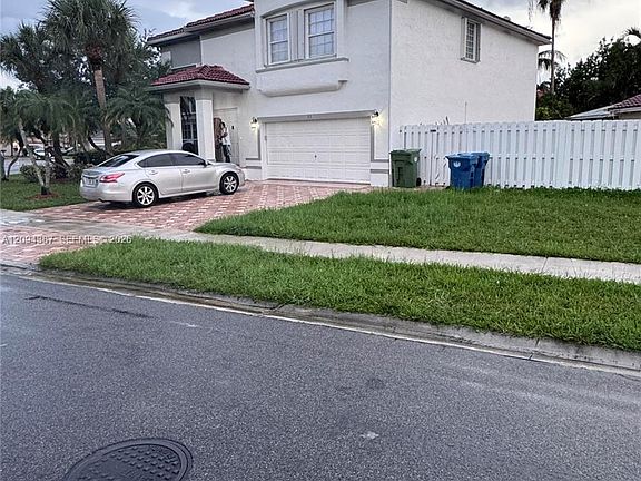 3rd image of 83 Gables Blvd