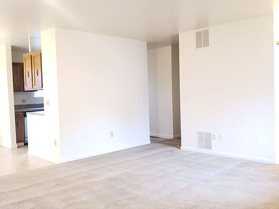 5th image of 909 Gellatly St #1