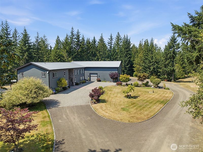 3rd image of 2797 Lost Creek Lane NW