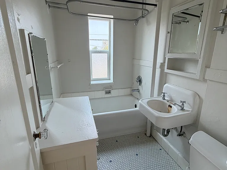 1334 NW 25th Ave #301 — Photo 7