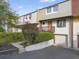 29 Red Barn Ln, Middletown, NY 10940