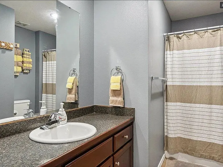 439 N Chandler Ave — Photo 40