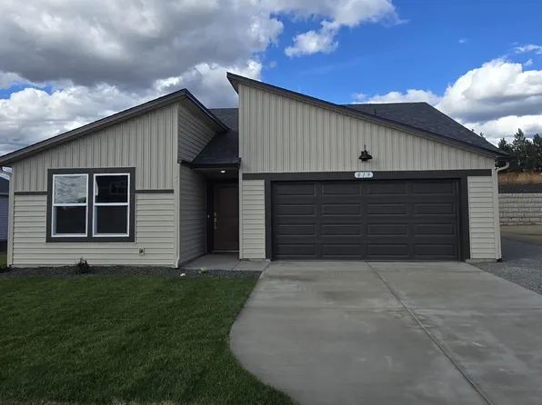 819 E K St, Deer Park, WA 99006