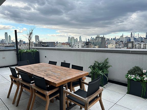 4th image of 566 Grand St #6C