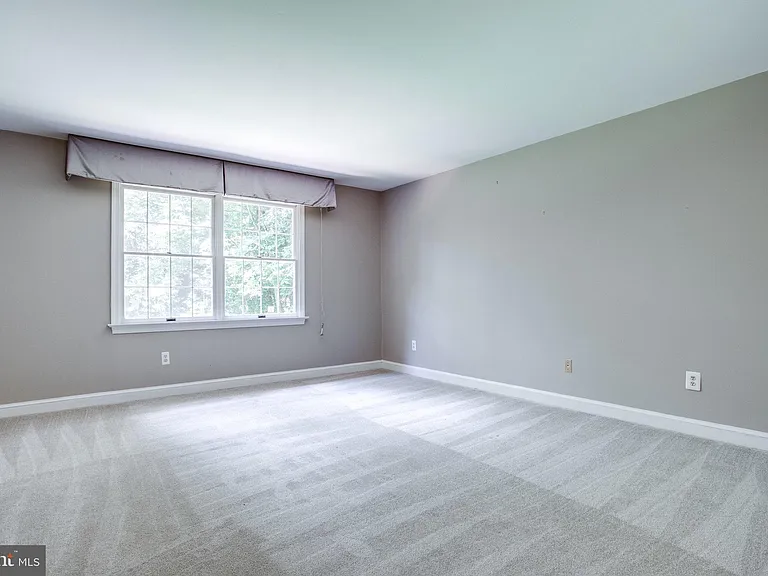 8500 Brook Rd — Photo 36