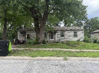 16002 E 17th St S, Independence, MO 64050