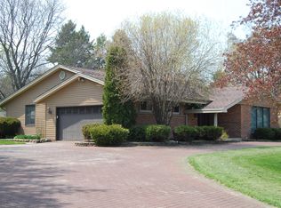 2025 Pilgrim Pkwy W, Brookfield, WI 53005