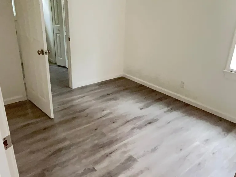 1605 Earl Ave — Photo 12