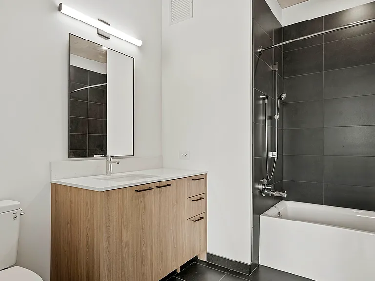 234 W Polk St #2/2 — Photo 17