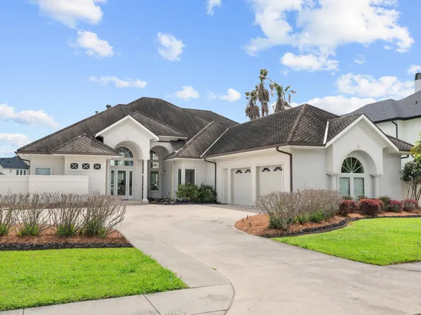 156 Northlake Dr, Thibodaux, LA 70301