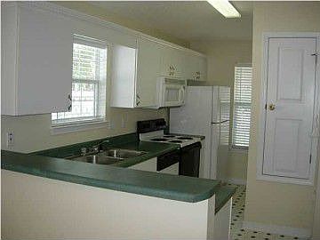 3rd image of 2539 Trailwood Dr