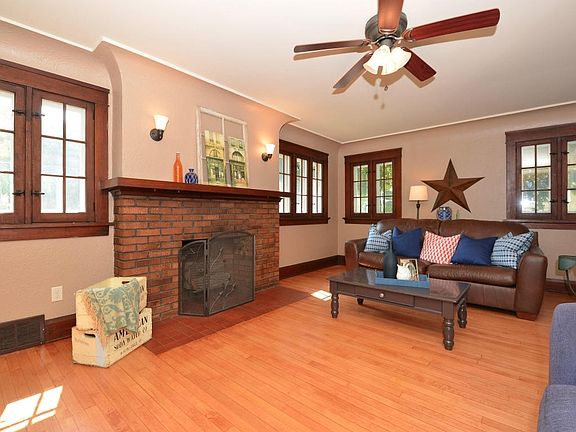 2nd image of W61N403 Washington Ave