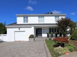 2083 Mitchell Ct, Merrick, NY 11566