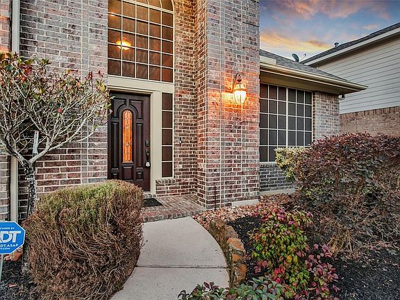 4th image of 20160 Southwood Oaks Dr