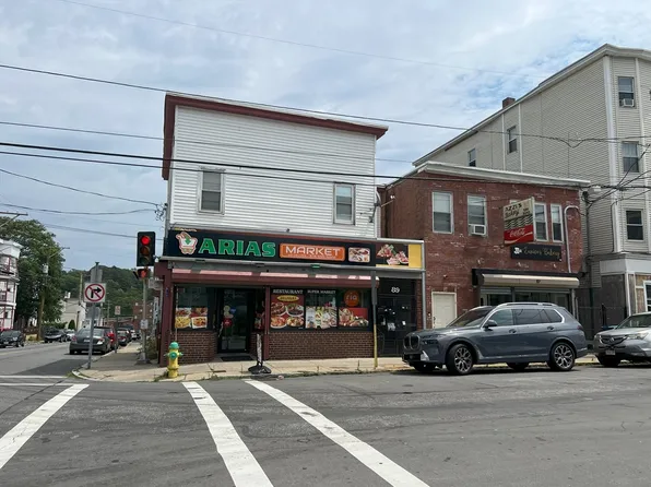 89 Newbury St, Lawrence, MA 01840