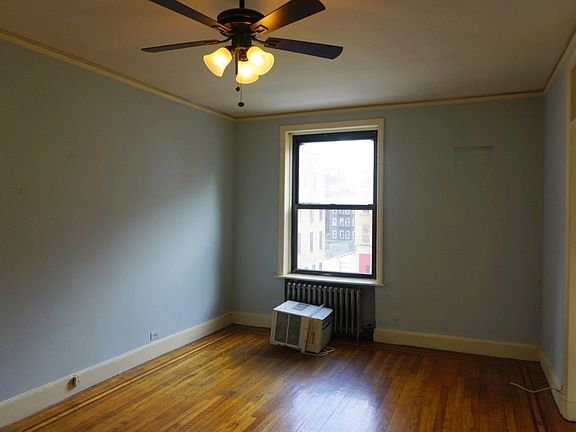 5th image of 214 E 32nd St