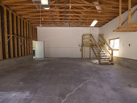 3rd image of 1016 Catherine St