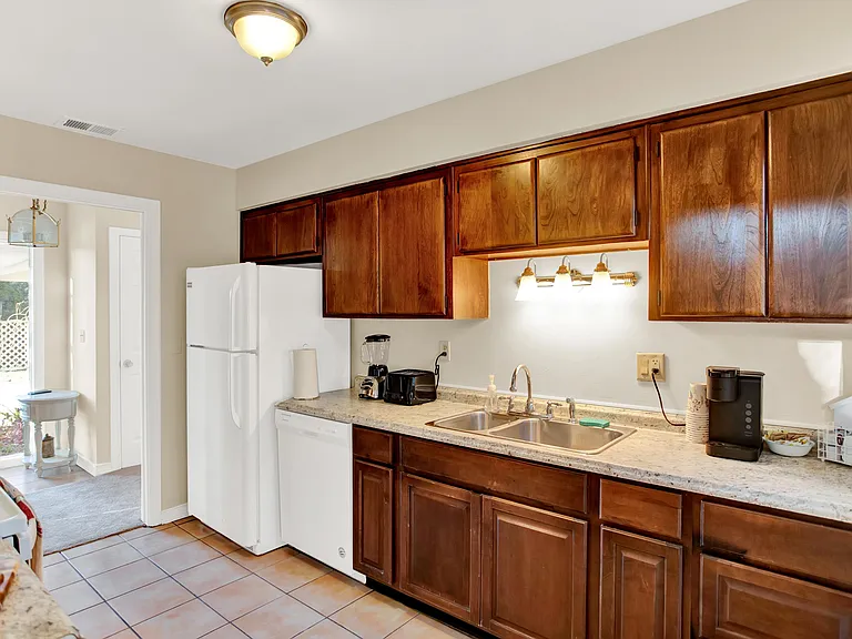 19595 SW Rainbow Lakes Blvd — Photo 10
