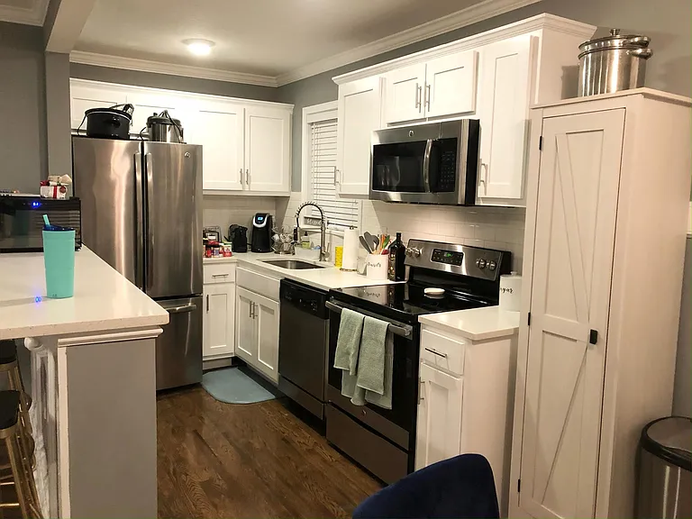 Plaza Terrace Apartments — Photo 36
