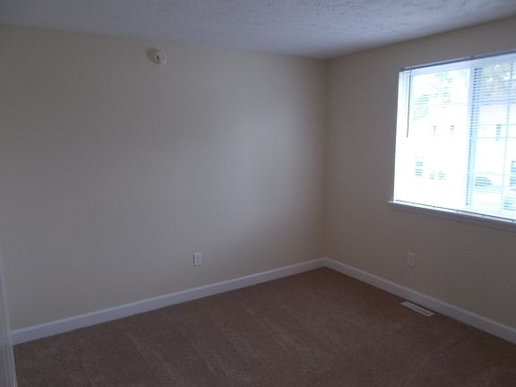 3rd image of 348 Jefferson Ave APT 52