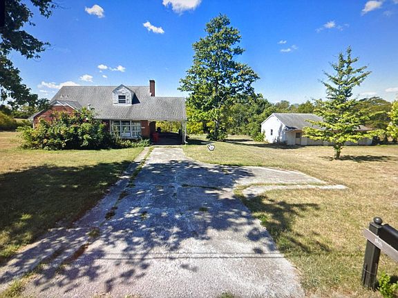 2nd image of 727 Jewell Rd