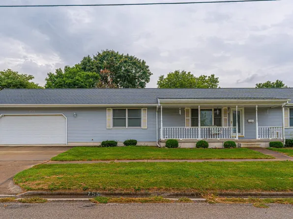 755 13th St, Lincoln, IL 62656