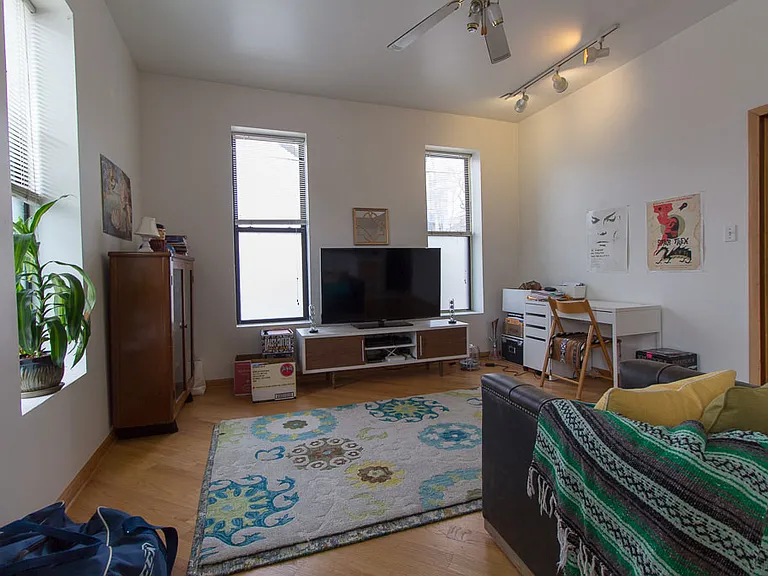 2327 W Ohio St #2C — Photo 5