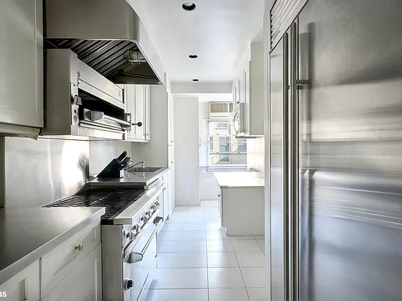 5th image of 419 E 57th St APT 15F