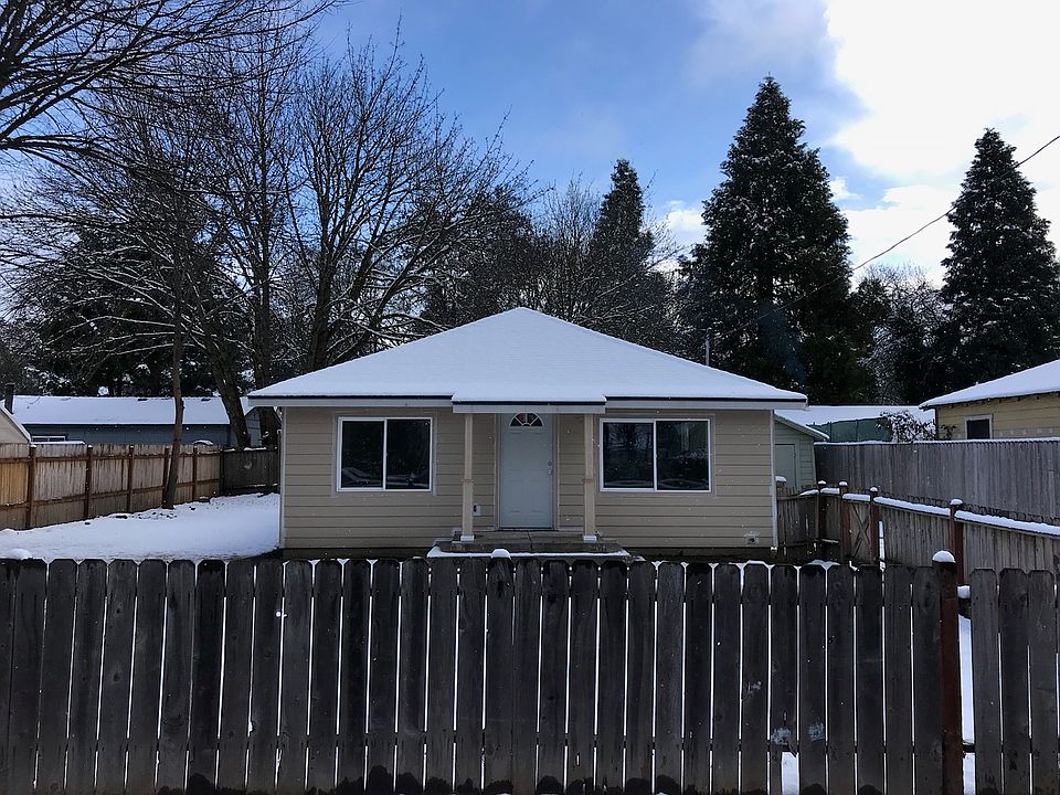 2nd image of 1411 Maple Ln