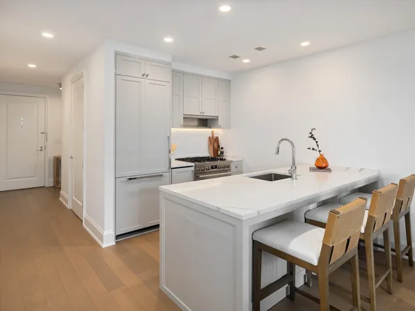 100 Claremont Avenue image 3 of 9