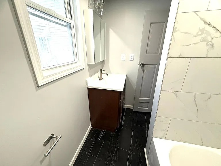 1150 Bailey Ave — Photo 14