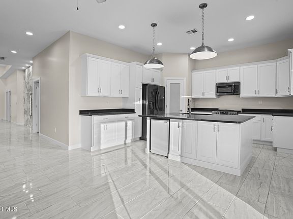 4th image of 6194 E Yandell Dr