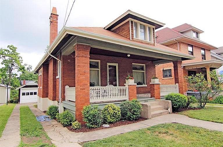 1st image of 2866 Victoria Ave