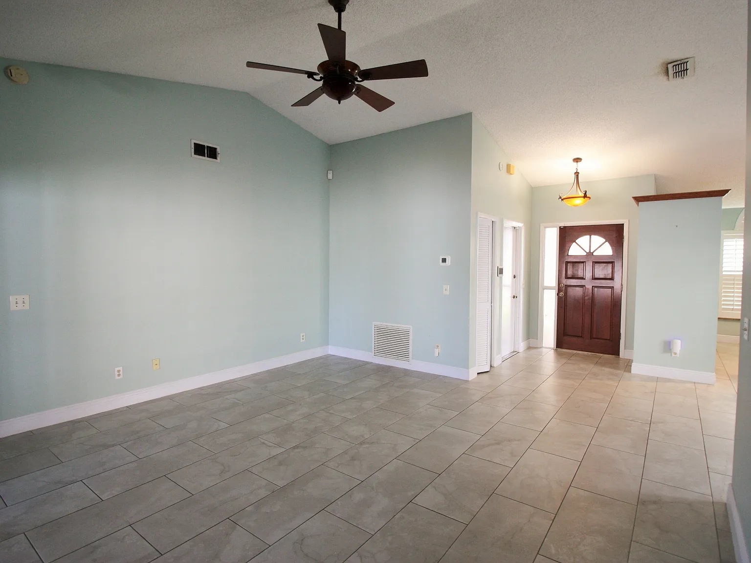 Marguex Drive 10105 - 1 — Photo 4