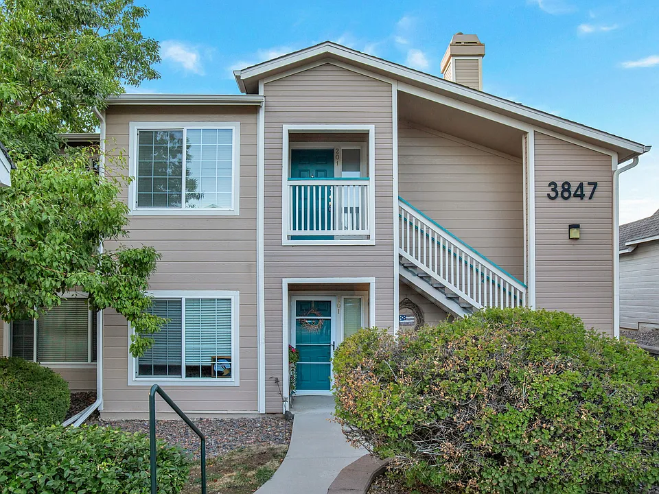 3847 Mossy Rock Dr #201