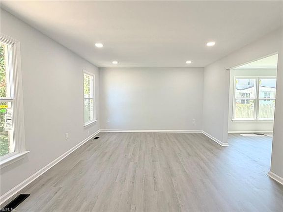 5th image of 4265 Feather Ridge Dr