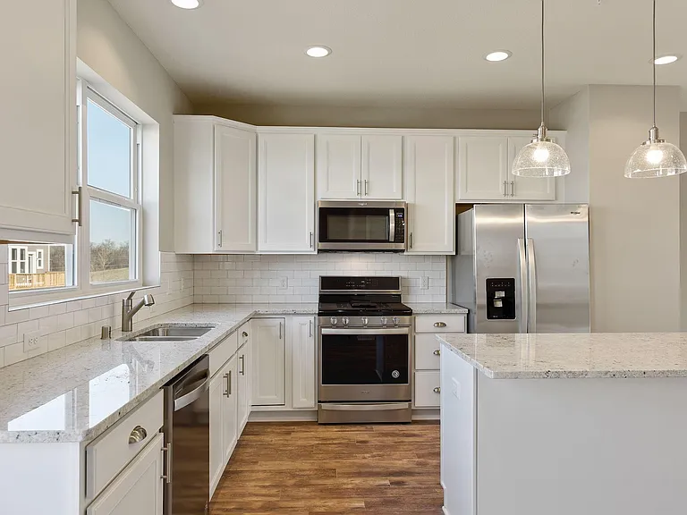 5182 Hampton St NE — Photo 1