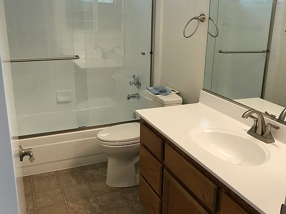 4th image of 1320 Lexington Dr APT 08