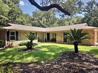 1559 Oak Shore Dr, Gulf Breeze, FL 32563