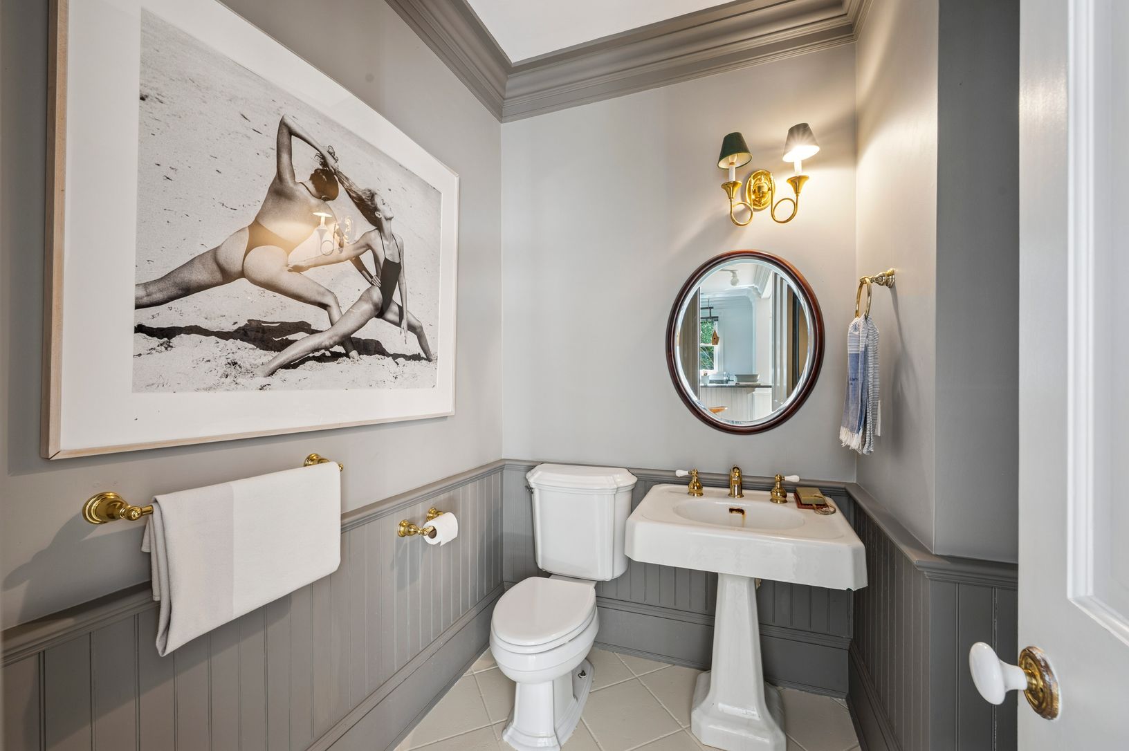  1st floor powder room