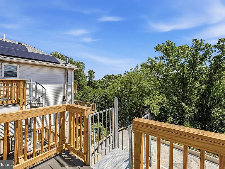 2530 B Elvans Rd SE — Photo 33