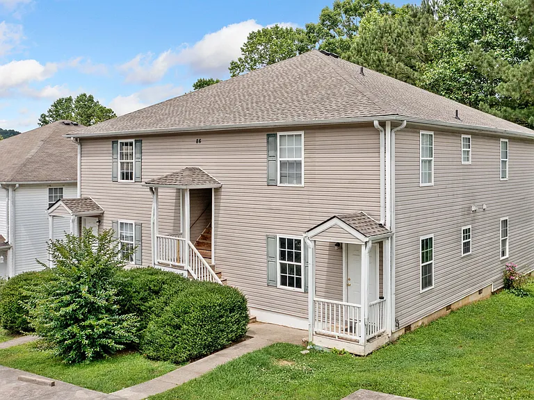86 Hanna Dr — Photo 1