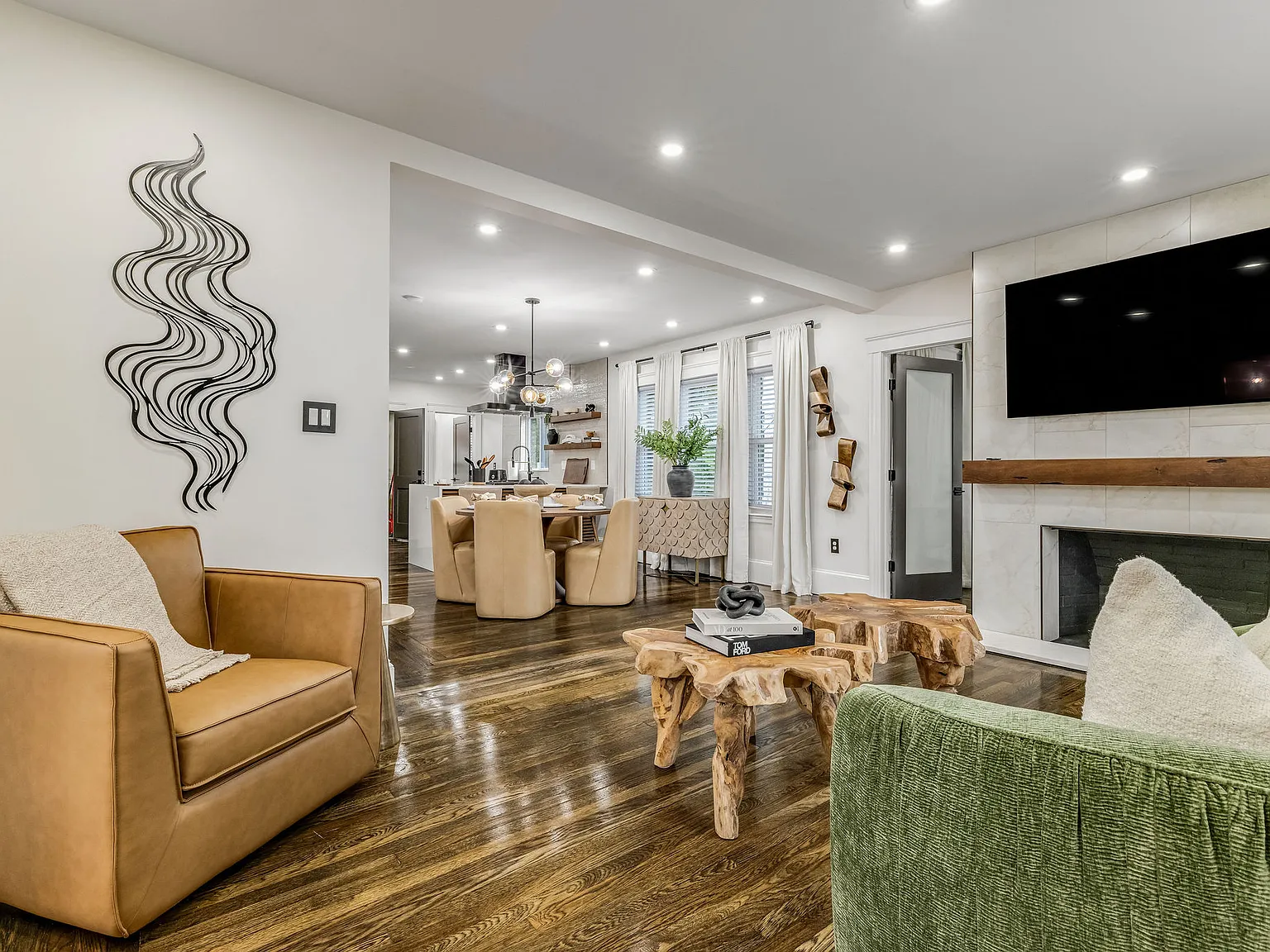 2 bed, 1.5 bath, 1200 sqft, $6,500 — Photo 1
