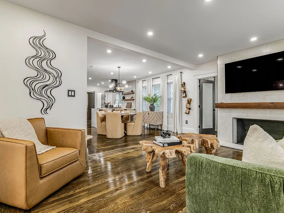 88 Gallivan Blvd #2