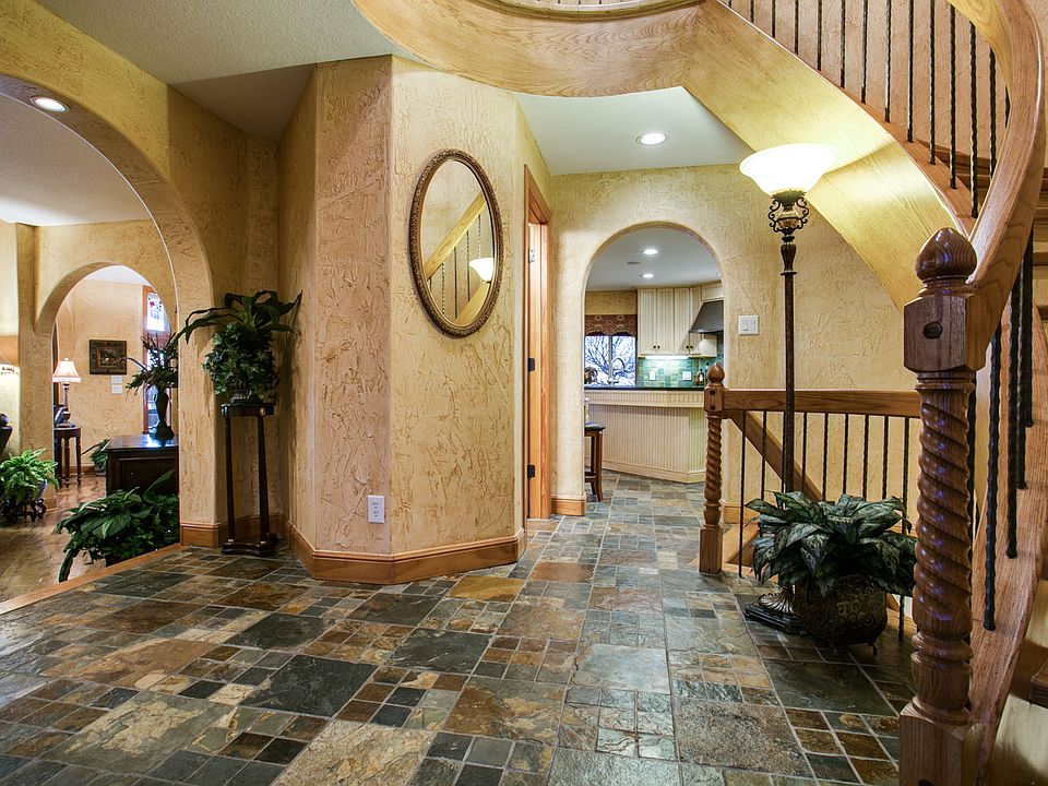 1st image of 111 Crescent Cove Dr